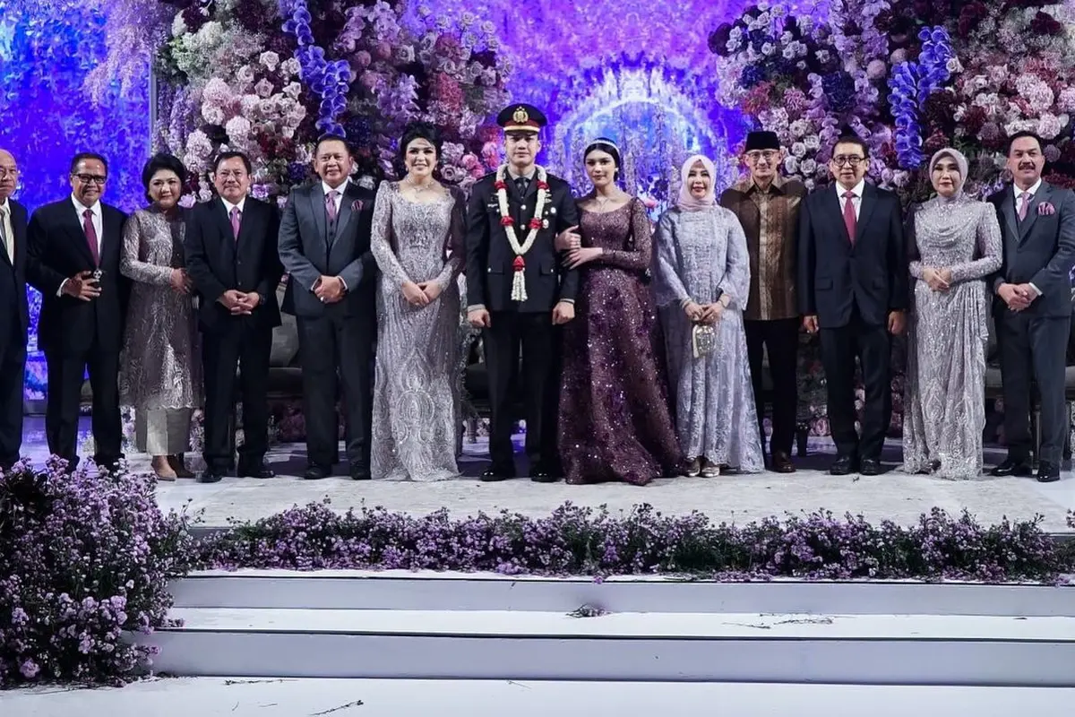 6 Potret Gaun Pengantin Mewah Anak Ketua MPR Bambang Soesatyo di Momen Resepsi Pernikahan