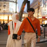 Dinda Hauw dan Rey Mbayang di Paris. (Sumber: Instagram/rey_mbayang)