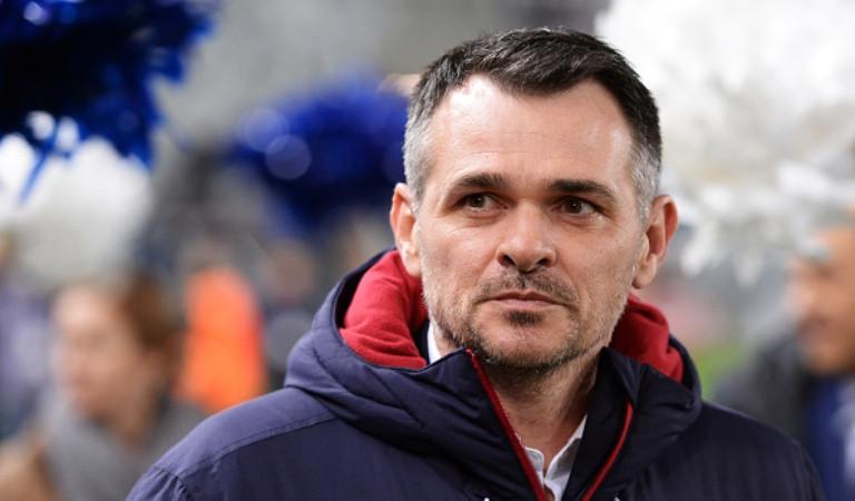 Willy Sagnol ditunjuk menjadi pelatih interim Bayern Munchen. (AFP/Nicolas Tucat)