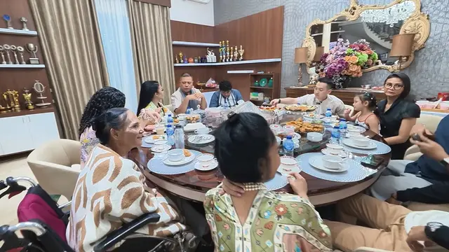 Potret Ruang Makan Rumah Kris Dayanti