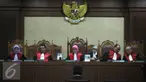 Dirut PT Windhu Tunggal Utama, Abdul Khoir menjalani sidang perdana di Pengadilan Tipikor, Jakarta, Senin (4/4). Abdul Khoir didakwa memberikan suap kepada empat anggota Komisi V DPR dan satu pejabat Kementerian PUPR. (Liputan6.com/Faizal Fanani)