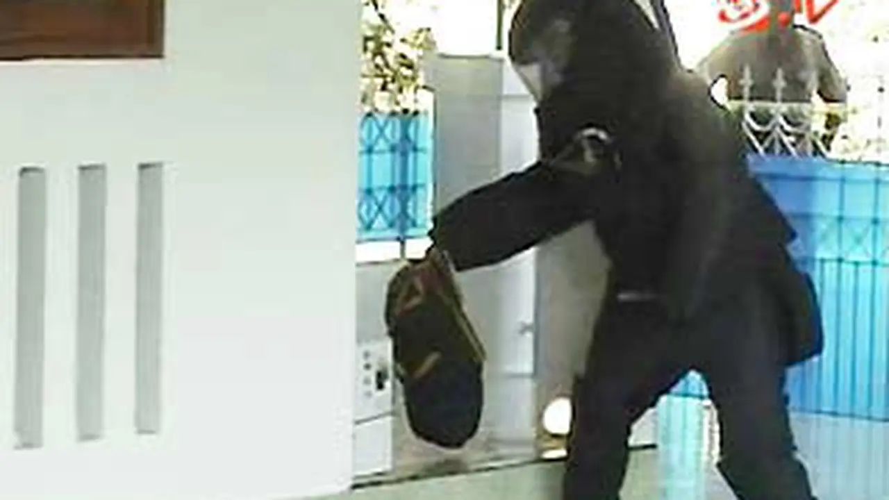 110928ateror-masjid.jpg