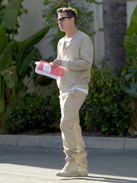 “Brad tengah fokus dan berusaha melakukan hal yang lebih penting setelah bercerai. Dia (Pitt) akan menjadi ayah yang lebih baik jika memungkinkan. Dia juga akan mengasihi anak-anaknya dengan sepenuh cinta,” ucap Pitt. (AFP/Bintang.com)