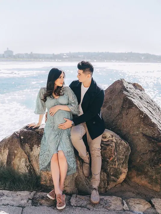 Sebelum melahirkan kedua pasangan ini terlihat tengah menikmati liburan babymoon mereka di Negeri Kanguru. (Liputan6.com/IG/tiffanysoetanto)