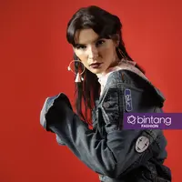 Mix and match busana casual yang playful. (Bambang E. Ros / Bintang.com)