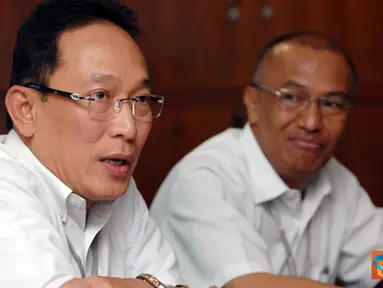 Citizen6, Jakarta: Direktur Operasi Indonesia Barat PLN, Moch. Harry Jaya Pahlawan memberikan keterangan kepada sejumlah wartawan tentang kesiapan pasokan listrik pada Sea Games 2011 di Kantor PLN Pusat Jakarta, Senin (8/8). (Pengirim: Agus Trimukti)