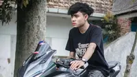 Aji Firmanto Seleb TikTok Meninggal Akibat Kecelakaan, Ini 7 Potret Kenangannya (Sumber: Instagram/ajifirmanto_official)