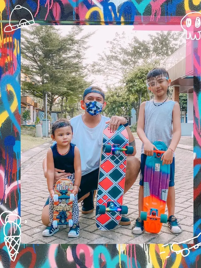6 Potret Hangat Ryan Delon Bersama Buah Hatinya, Disebut Hot Daddy
