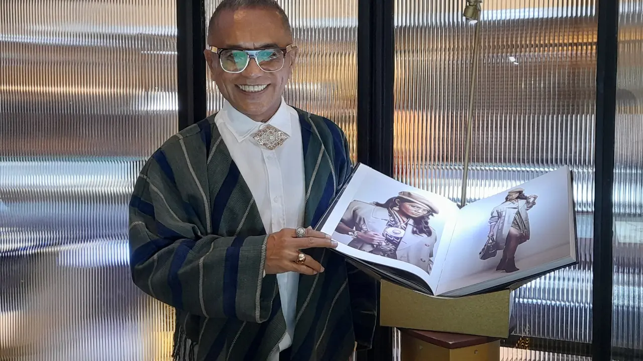 Buku Perjalanan Koleksi Perhiasan Nusantara Kreasi Samuel Wattimena Dirilis, Bakal Disebar ke Kedubes Indonesia di Luar Negeri
