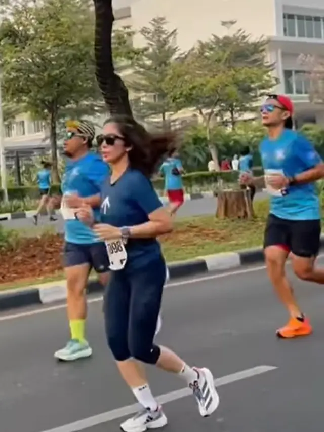 Ussy Sulistiawaty ikut maraton (Instagram/ussypratama)