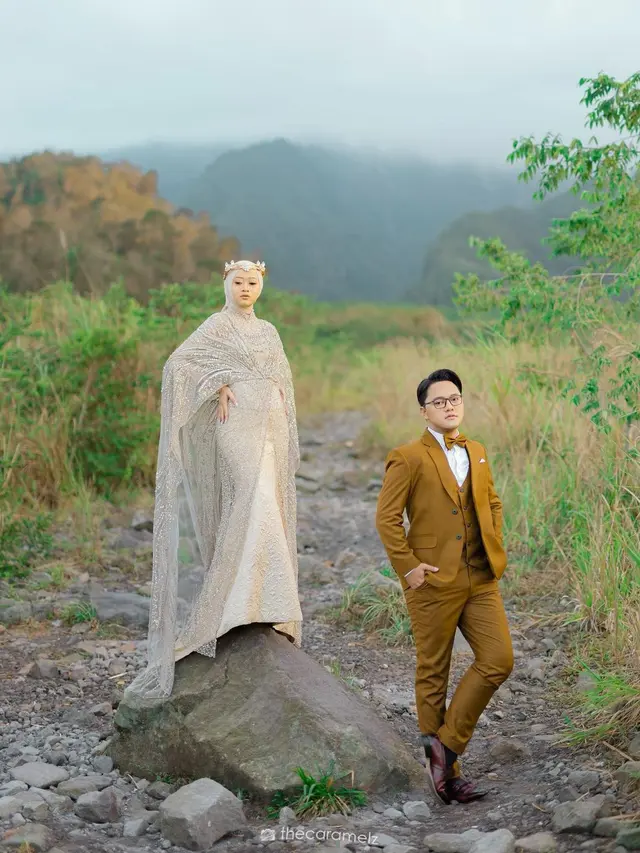 5 Potret Prewedding Danang D'Academy dan Calon Istri di Merapi, Tampil Serasi