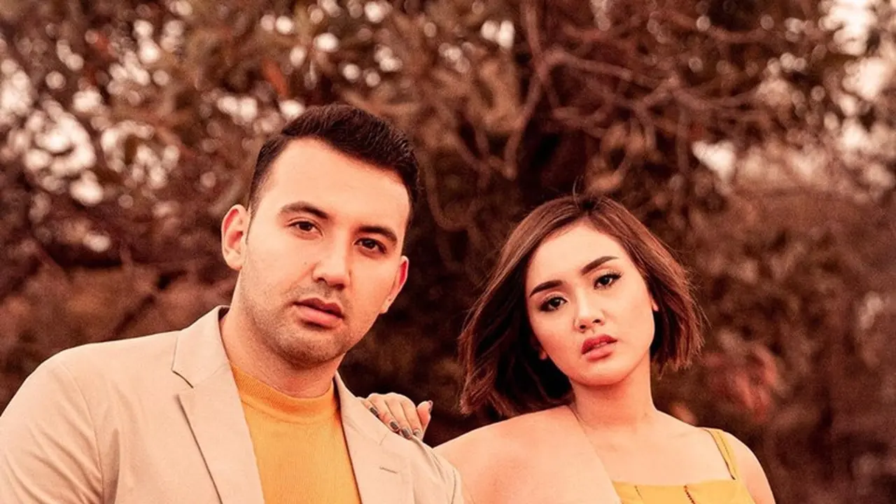 Mesra Banget, 9 Artis Cantik Ini Punya Kekasih Bule