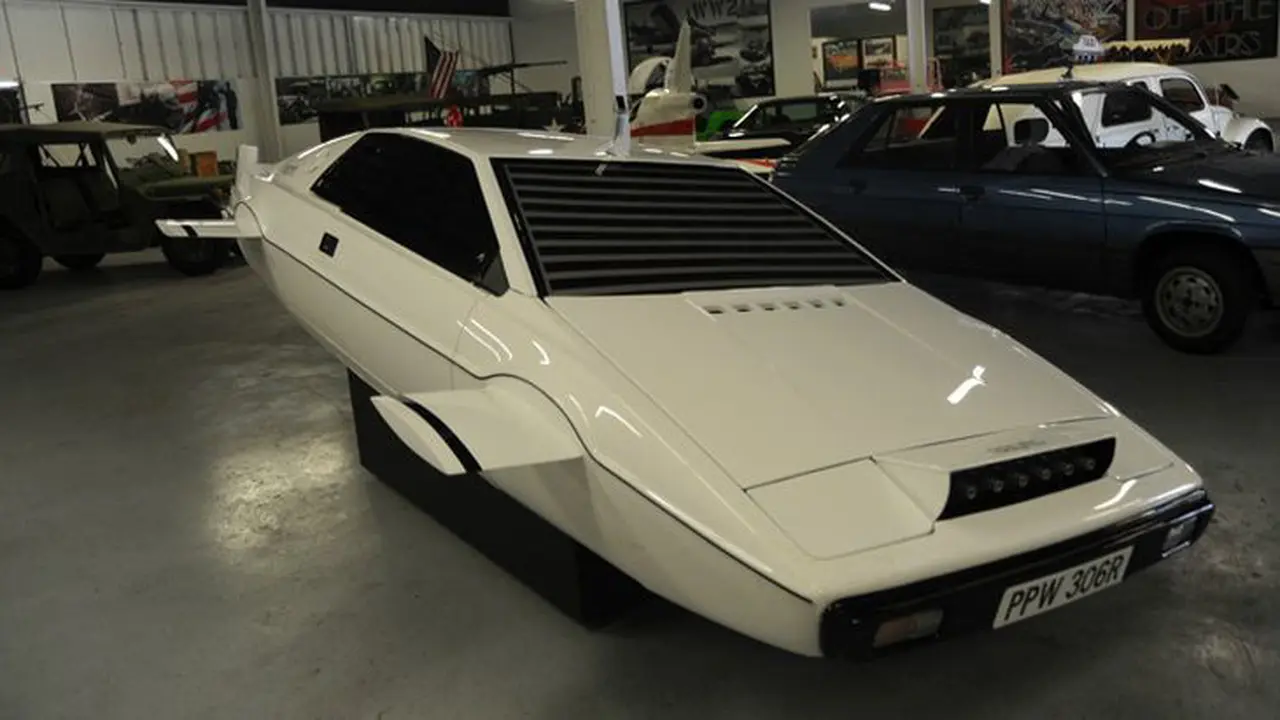 Lotus Esprit di Film James Bond Dijual Rp 12,24 Miliar