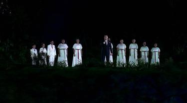 Opening Ceremony Asian Games 2018 Lagu Kebangsaan Indonesia Raya Dinyanyikan Sempurna Oleh Tulus Lifestyle Fimela Com