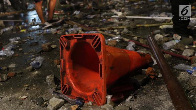 Sisa Kericuhan Massa Aksi di Depan Gedung Bawaslu