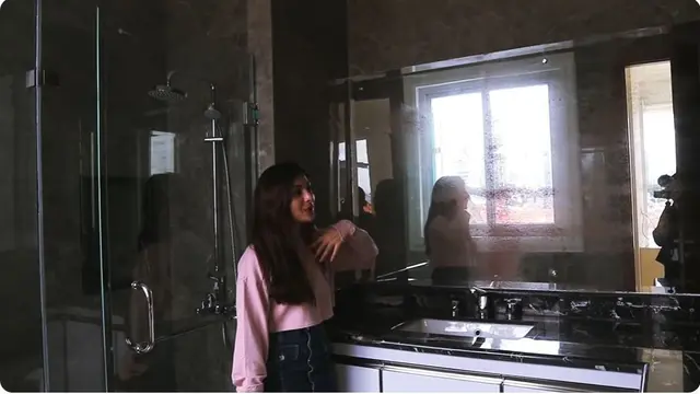 8 Potret Sudut Rumah Sarah Keihl yang Mewah, Ada Kantor di Bawah Kolam Renang
