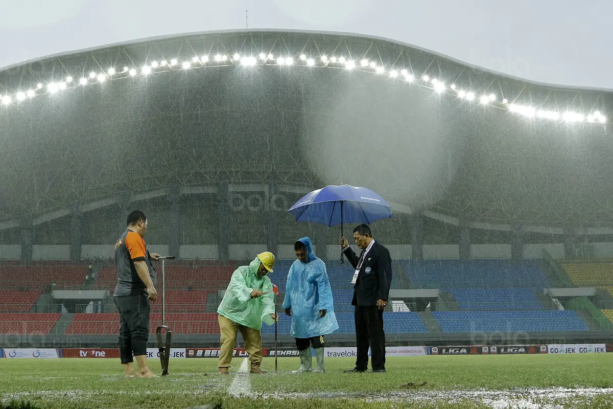 Stadion Patriot Candrabaga, Timnas Indonesia