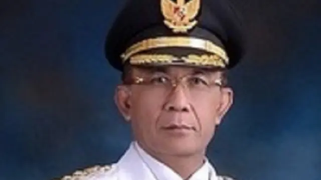 Polemik Foto 'Tendangan Kungfu' Wali Kota Mataram pada Satpol PP
