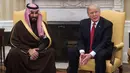 Presiden Amerika Serikat (AS), Donald Trump dan Wakil Putra Mahkota Arab Saudi yang juga menjabat sebagai Menteri Pertahanan, Mohammed bin Salman berbicara kepada media di Oval Office, Gedung Putih, Washington DC, Selasa (14/3). (NICHOLAS KAMM/AFP)