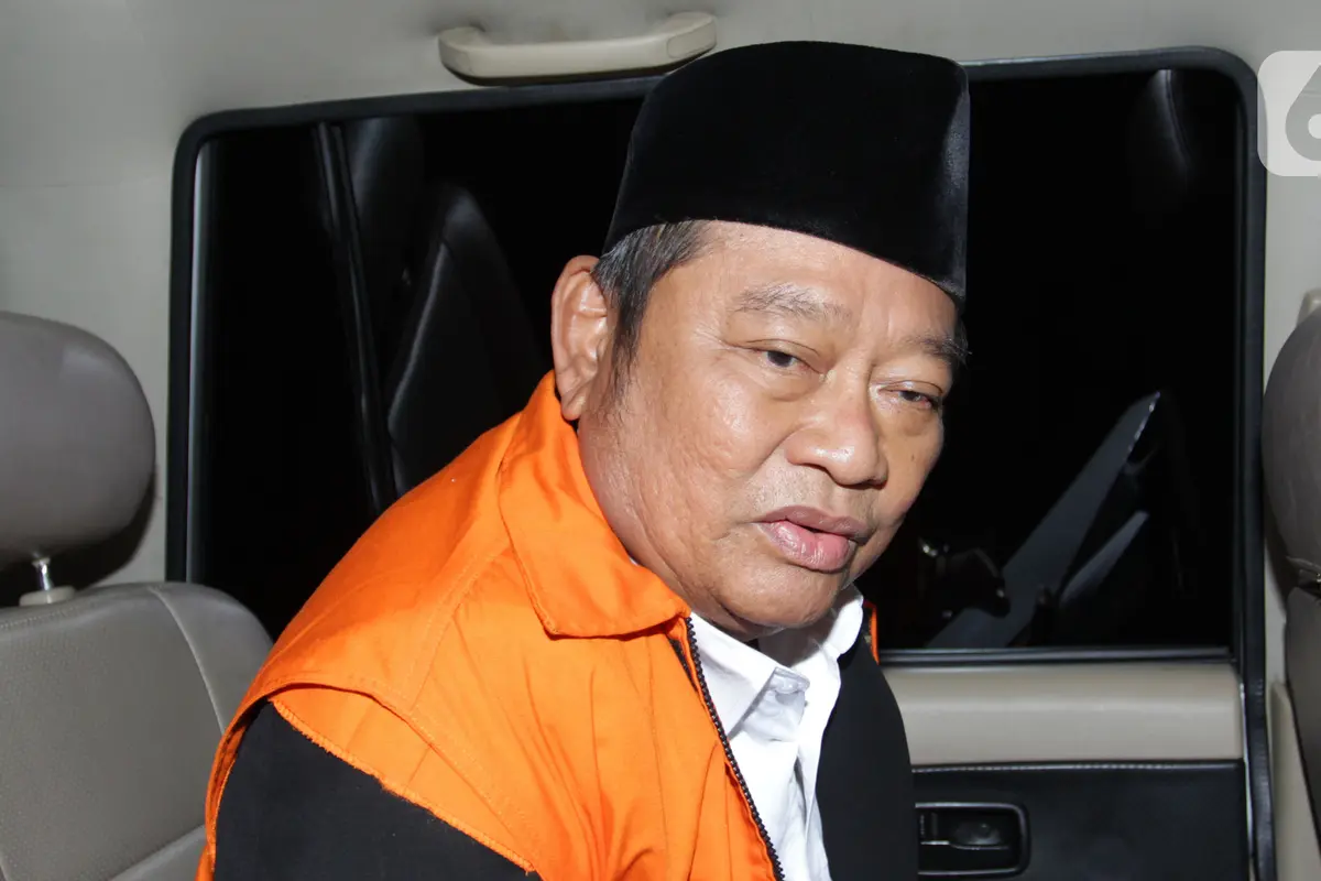 Ekspresi Bupati Sidoarjo Saiful Ilah Saat Ditahan KPK
