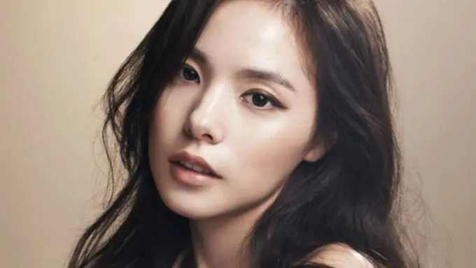 Min Hyo Rin