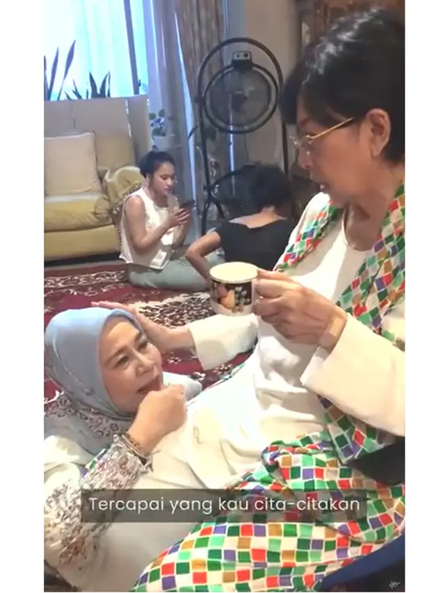 6 Potret Lawas Dewi Yull dan Titiek Puspa, Guru Kehidupan Sejak Usia 9 Tahun