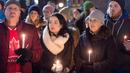 Sejumlah orang menghadiri aksi dukungan pada komunitas muslim di Grand Parade di Halifax, Senin (30/1). Dukungan itu setelah aksi penembakan di sebuah masjid di Kota Quebec, Kanada yang menewaskan 6 orang. (Andrew Vaughan/The Canadian Press via AP)