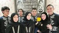 Keluarga Fadlan Muhammad dan Lyra Virna. (Instagram/lyravirna)