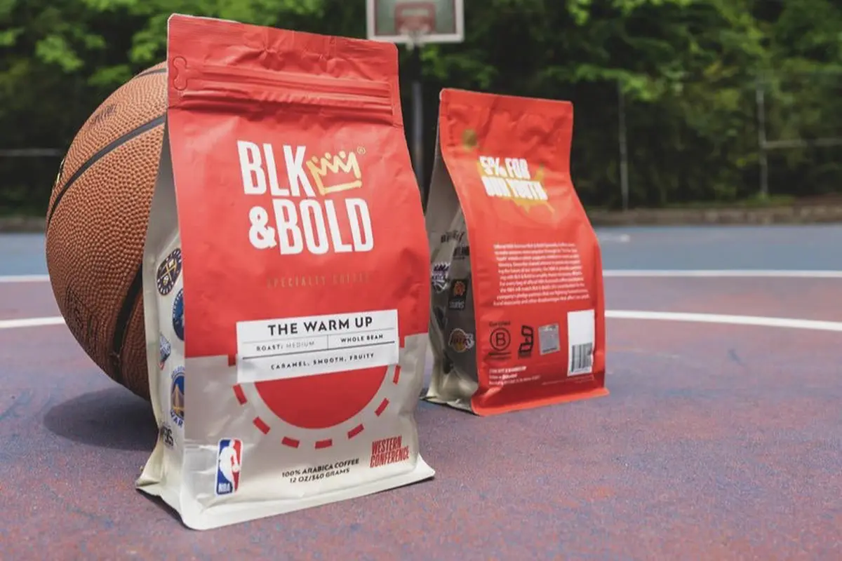Kedua teman kecil ini membangun bisnis kopi hingga punya lisensi NBA dan misi sosial/dok. Instagram @blkandbold