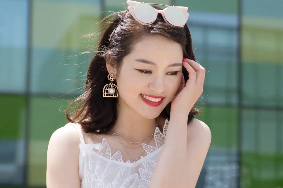 Senyum cantik