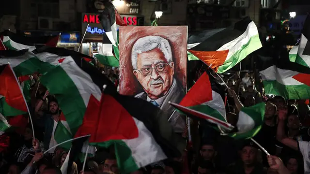 20150930-Kegembiraan Warga Sambut Pengibaran Bendera Palestina di Markas PBB-Palestina