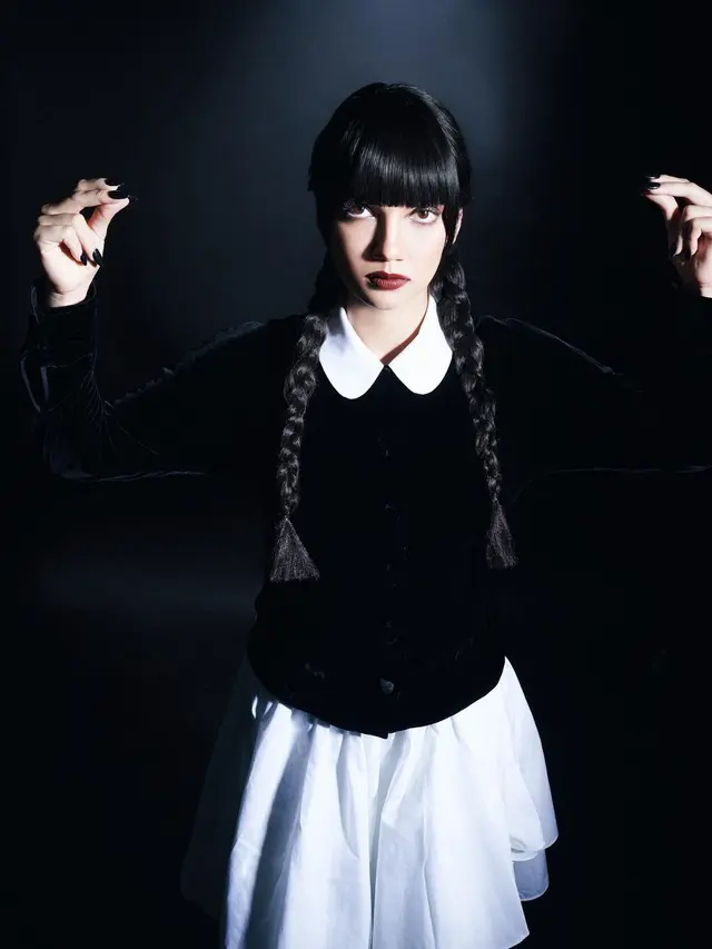 Penampilan Haico Van Der Veken recreate karakter Wednesday Addams (Fotografer: @winstongomez. Sumber Foto: Instagram haico.vdv