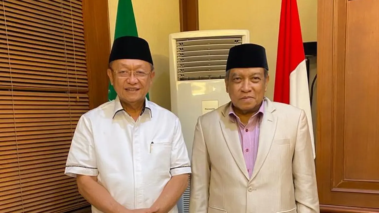 Bupati Sarolangun Cek Endra bertemu ketua umum PBNU Said Aqil Siradj.