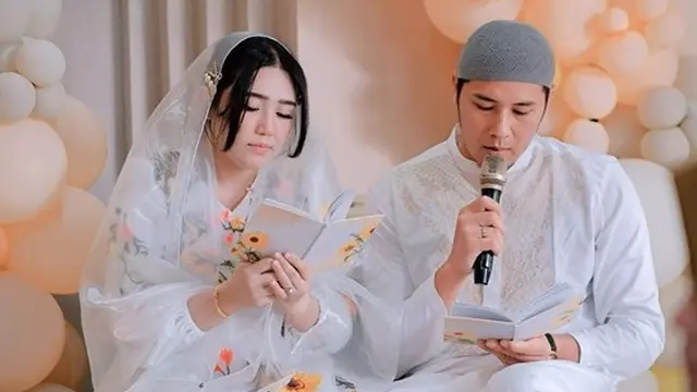 Via Vallen dan Cherva Yolanda gelar tasyakuran. [Foto: Instagram/viavallen]