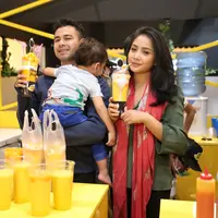 Raffi Ahmad - Nagita Slavina Opening Store Mango Bomb (Adrian Putra/bintang.com)