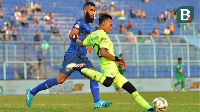 Sylvano Comvalius Vs Awan Seto Rahardjo