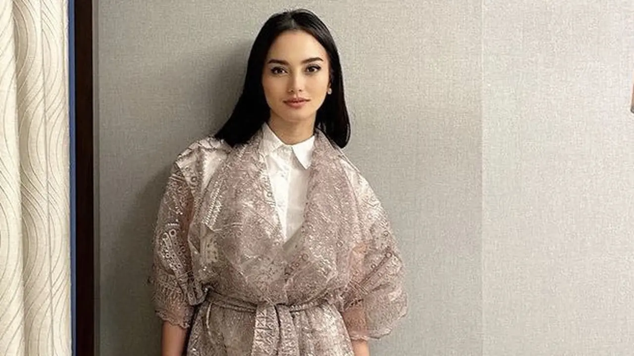 Inspirasi Baju Lebaran hingga Halal Bihalal dari Ririn Ekawati