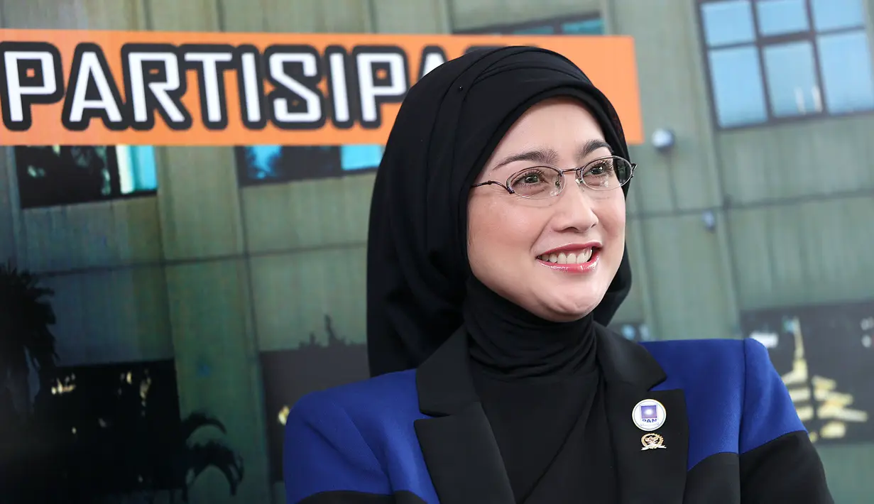 Setelah berhasil mendapatkan gelar sarjana psikologi di Universitas Atmajaya, Dessy Ratnasari pun melanjutkan pendidikan S2 dan berhasil lulus dengan gelar magister psikologi di Universitas Indonesia. (Galih W. Satria/DOC: Bintang.com)