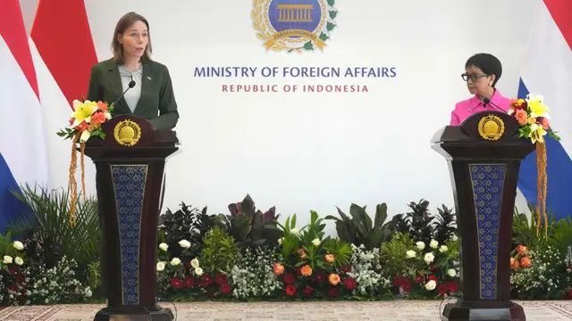 Pertemuan Bilateral Menlu Retno dengan Menlu Belanda