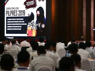Kabareskrim Komjen Pol Listyo Sigit Prabowo memberi arahan pada penutupan Pelatihan Penanganan Tindak Pidana Pemilihan dan Laporan Sentra Gakumdu Pemilihan 2020, Jakarta, Kamis (27/2/2020). Pengarahan diberikan untuk Dirreskrimum hingga Kasubdit I/Kamneg Polda se-Indonesia (Liputan6.com/Johan Tallo)