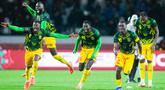 Pemain Timnas Mali merayakan kemenangan atas Tunisia pada laga Piala Afrika 2025 di Stadion Fez, Maroko, Minggu (04/01/2026). (AP Photo/Themba Hadebe)