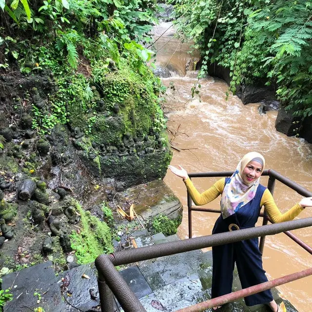 Momen liburan Venna Melinda di Bali. (Sumber: Instagram/vennamelindareal)