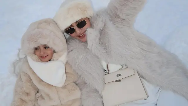 5 Penampilan Modis Margin Wieheerm saat Main Salju, Simpel Tapi Fashionable (instagram/marginw)