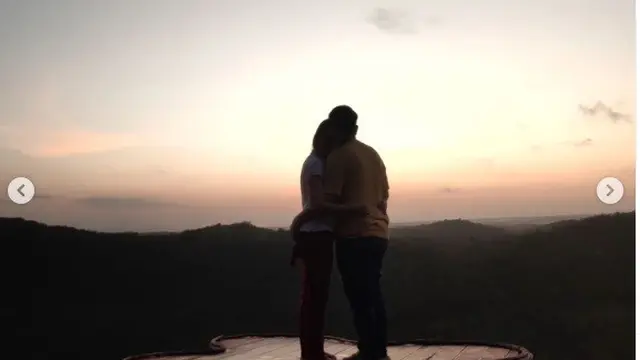 Della Puspita dan suaminya, Arman Wosi alias Arman Juliansyah (Foto: instagram dellapuspita00)