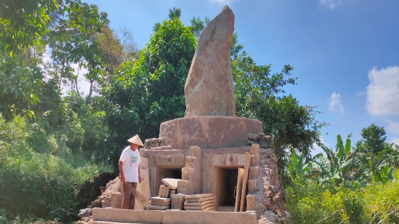 Saat Pembangunan Makam Tokoh Adat Sunda Wiwitan Cigugur Jadi Polemik