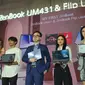 Peluncuran ZenBook UM431 dan ZenBook Flip UM462 oleh Country Product Manager Lead Asus Indonesia Frank Wang bersama KOL Asus Fiersa Besari dan Michelle Ziudith. (Liputan6.com/ Agustin Setyo W).