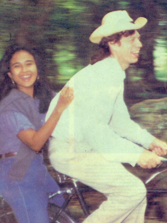 7 Potret Lawas Ria Irawan, Cantik Sedari Kecil