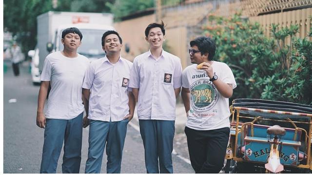 6 Potret Joshua Suherman dan Pemain Yowis Ben, Kompak Banget