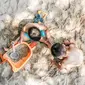 Ilustrasi anak-anak bermain di pantai (unsplash)