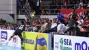 Pemain Timnas Voli Thailand, Anurak Phanram berusaha menjangkau bola pada laga putaran pertama SEA V League 2023 melawan Timnas Voli Indonesia di Padepokan Voli Jenderal Polisi Kunarto, Bogor, Minggu (23/07/2023). (Bola.com/Bagaskara Lazuardi)